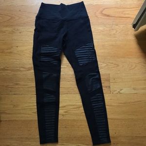 Alo Moto Leggings Size Medium